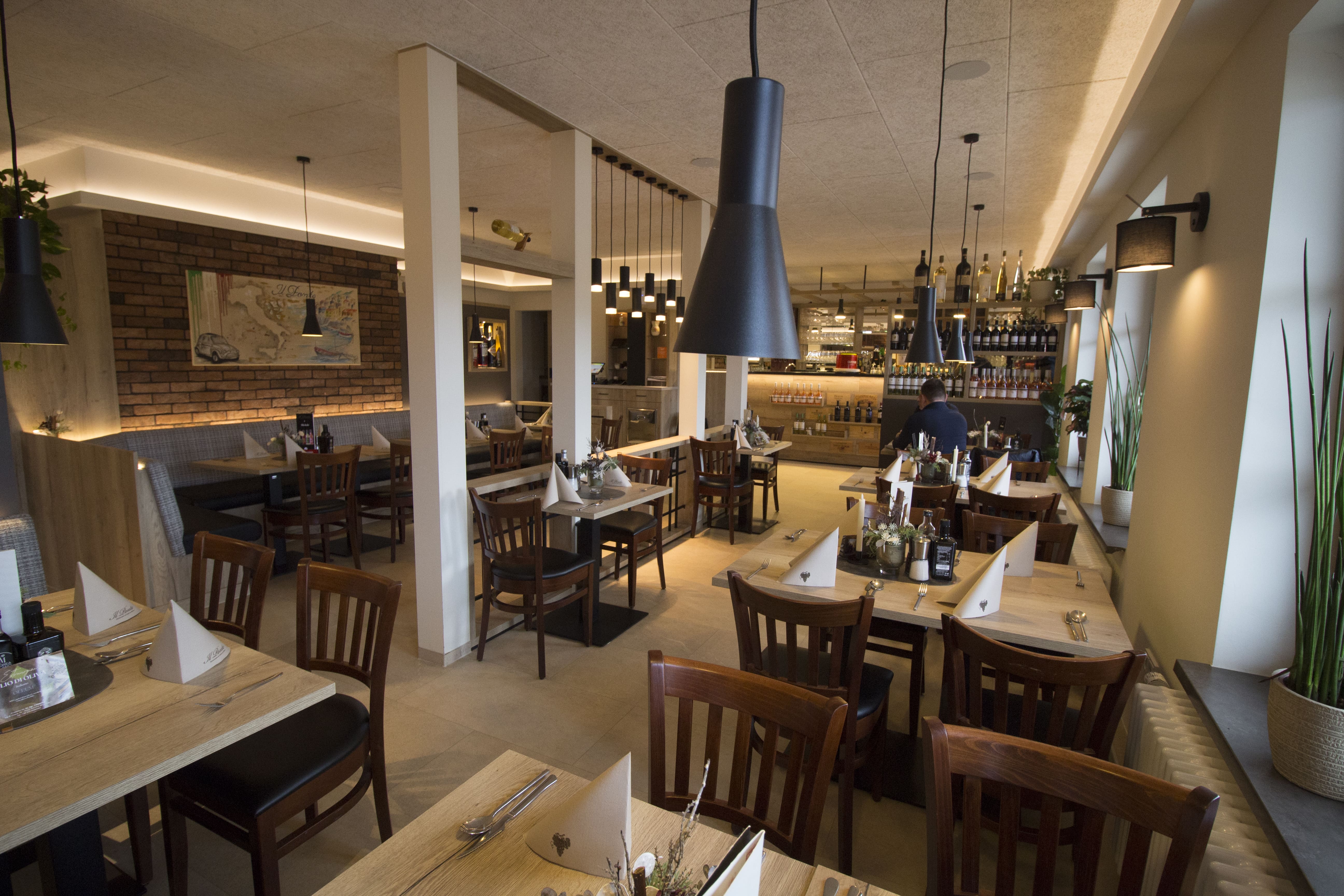 Banner Image Represents the Dinny 3